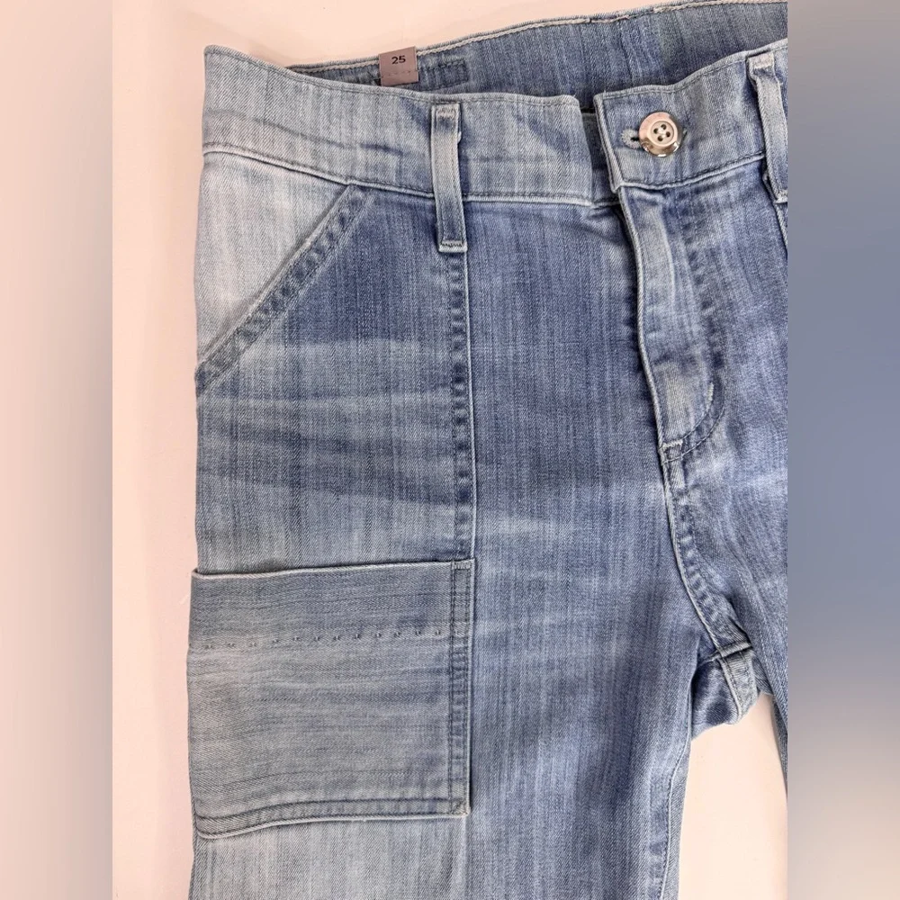 CITIZENS OF HUMANITY Leah 25 Cargo Utility Pockets 27” Waist Light Wash Jeans - Picture 13 of 15